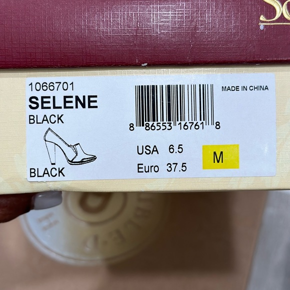 BRAND NEW in box Soft heels - Picture 5 of 5